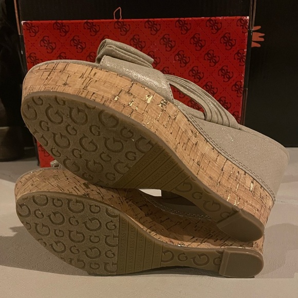 Tan Sparkle Platform Cork Slides 7.0 | Guess - Picture 2 of 3